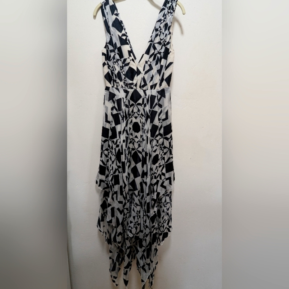 Alice + Olivia silk rayon maxi dress. Handkerchief style hem. Size 2